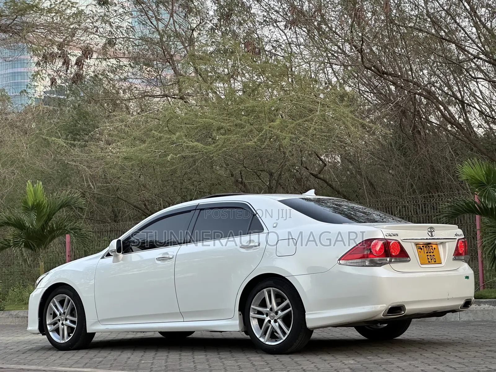 Toyota Crown 2012 Pearl