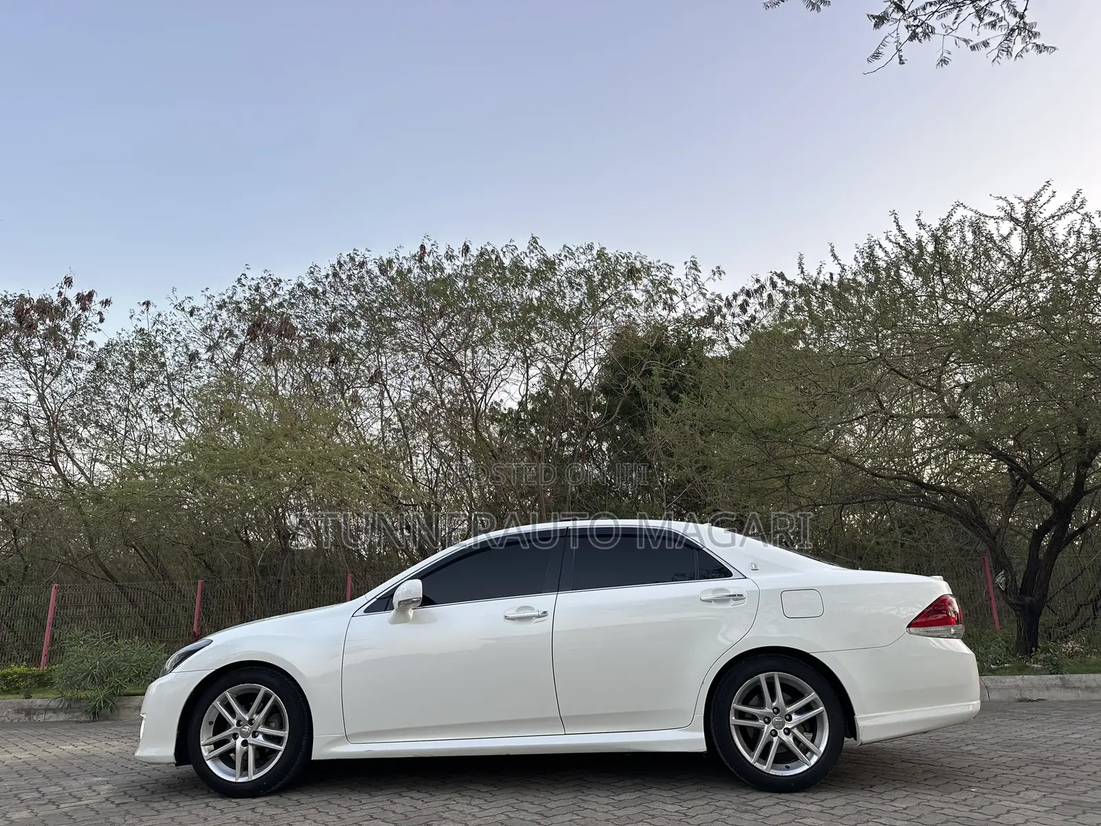 Toyota Crown 2012 Pearl