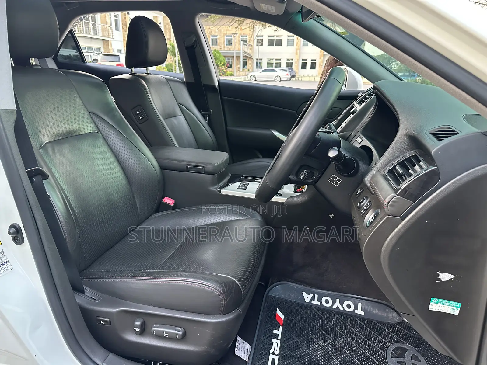 Toyota Crown 2012 Pearl