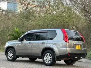 Nissan X-Trail 2010 Gray