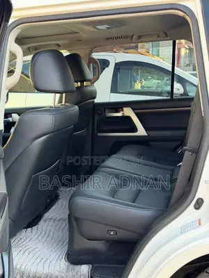 Toyota Land Cruiser 4.6 V8 ZX 2017 Pearl