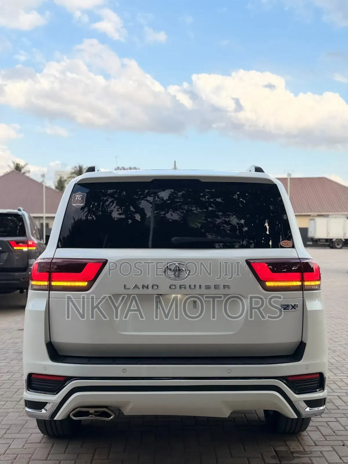 Toyota Land Cruiser 2024 Pearl