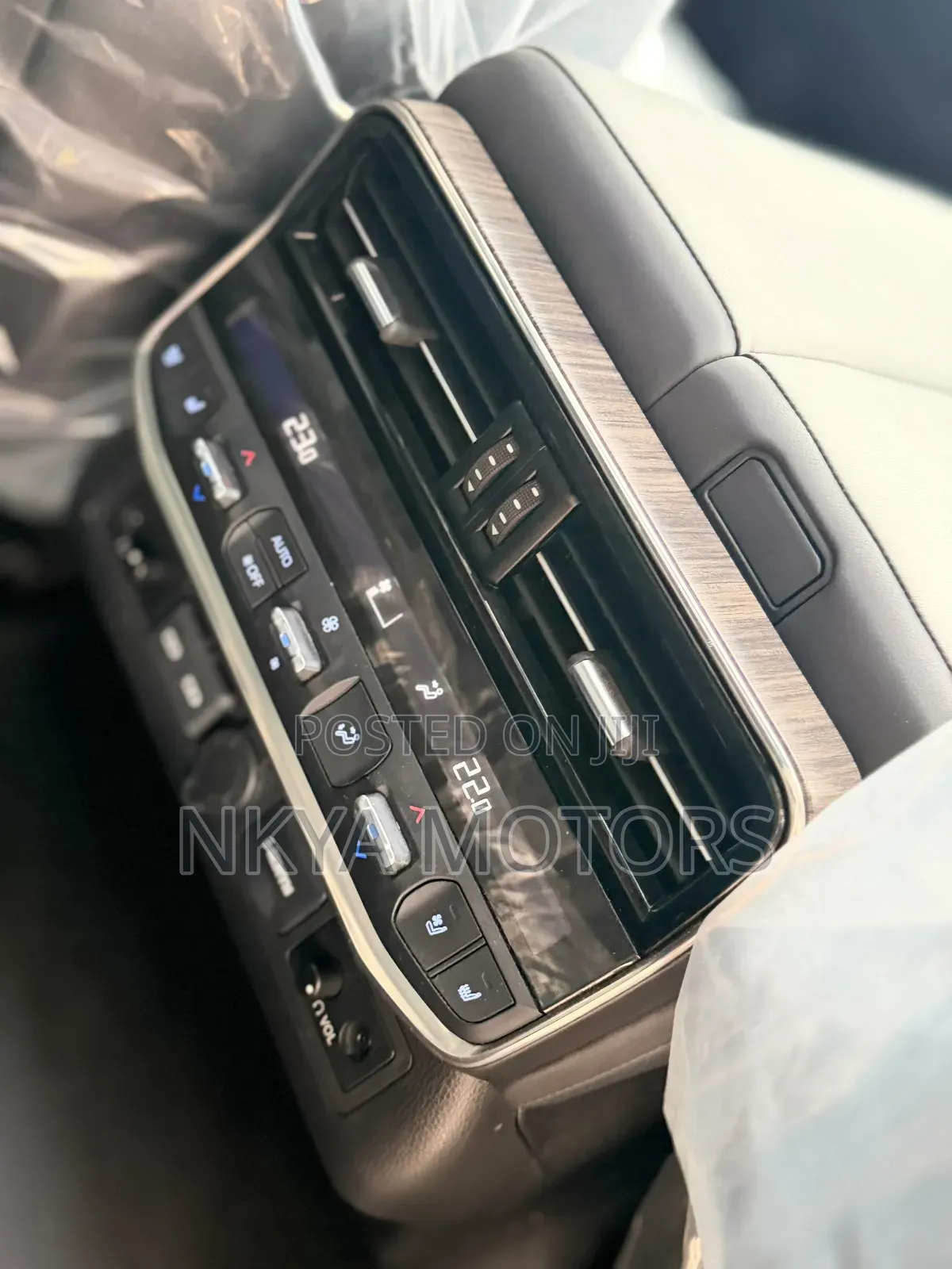 Toyota Land Cruiser 2024 Pearl