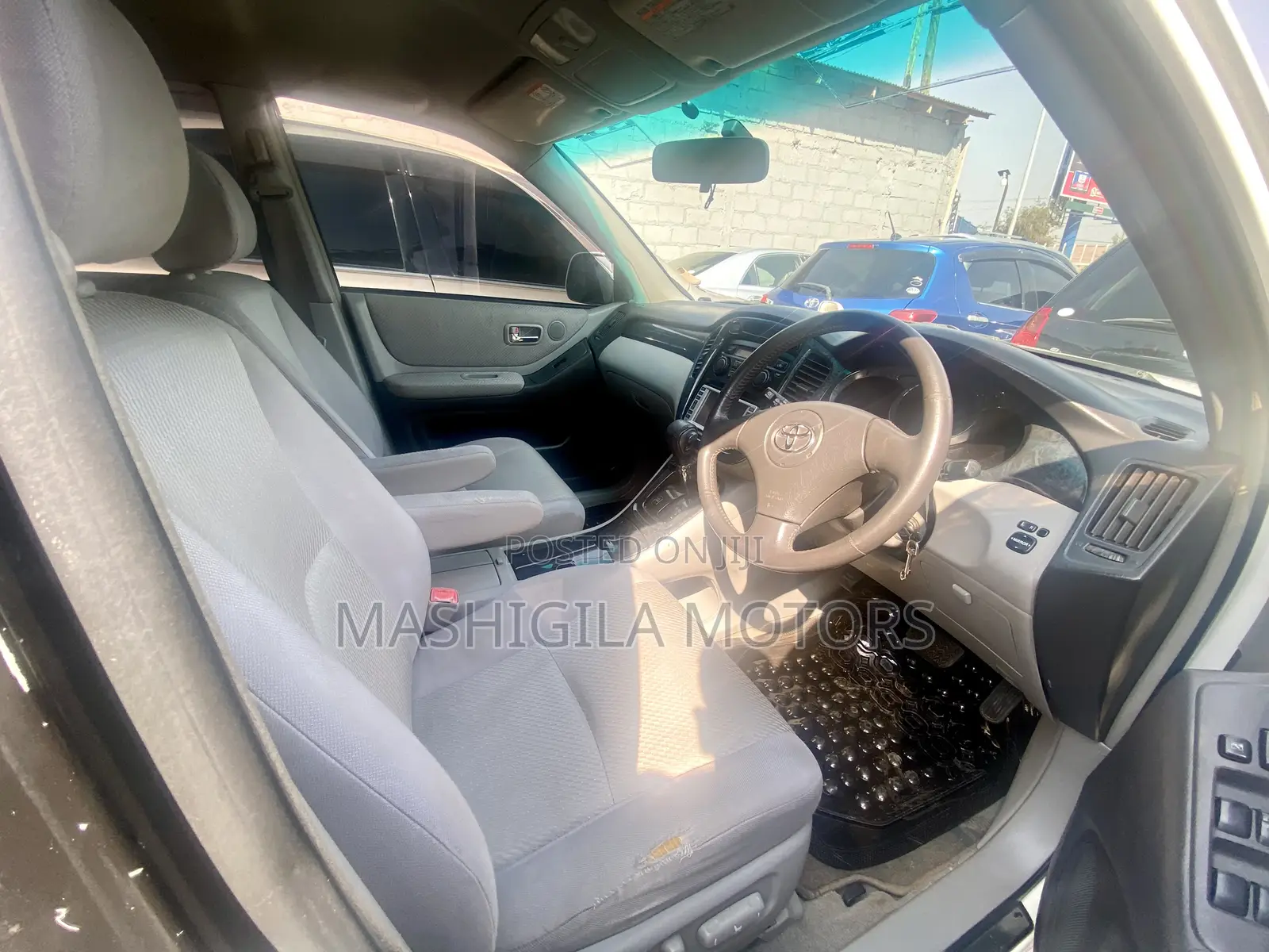 Toyota Kluger 2005 White