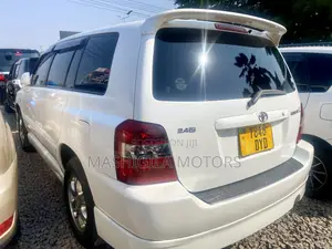 Toyota Kluger 2005 White