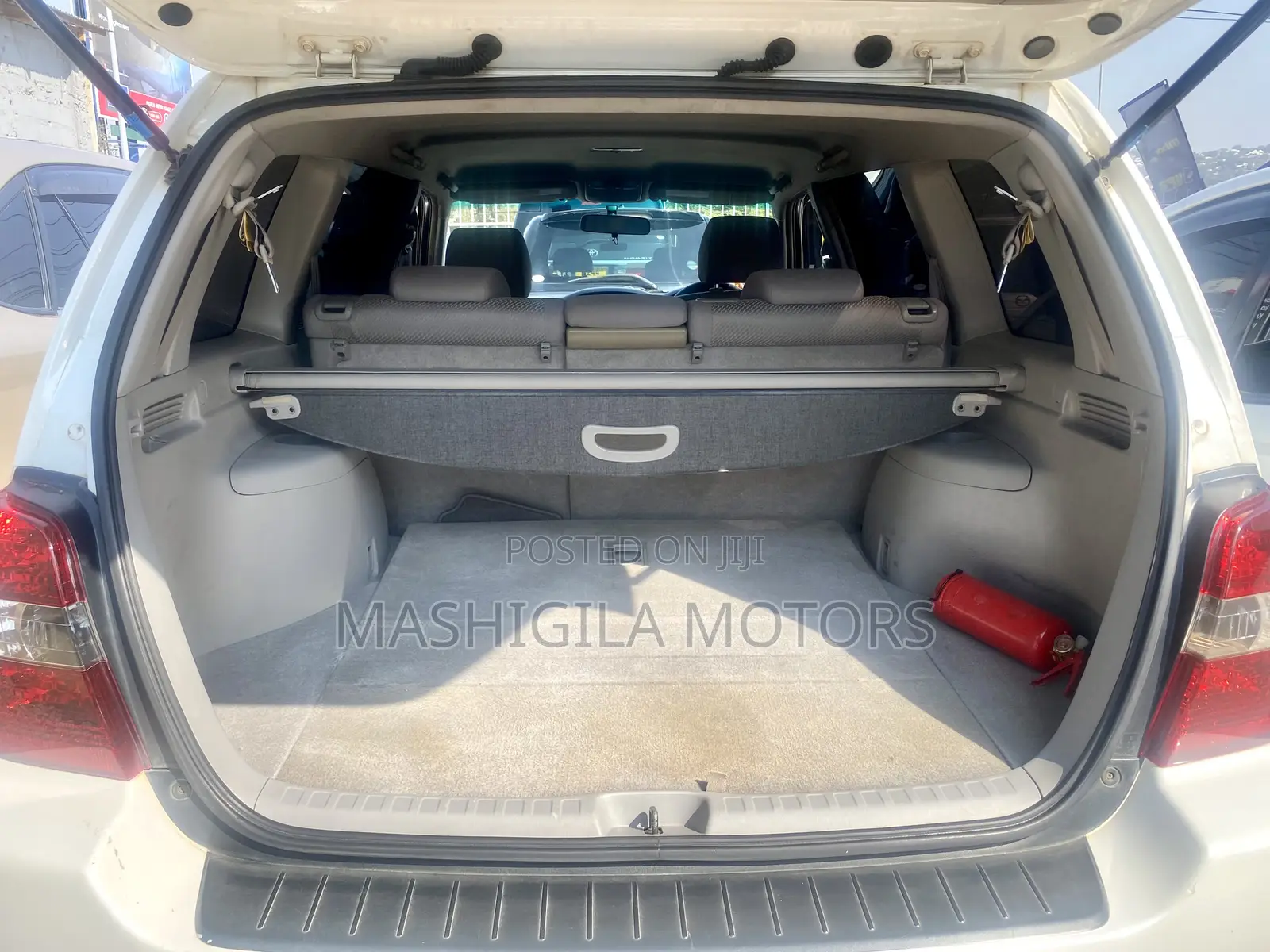 Toyota Kluger 2005 White