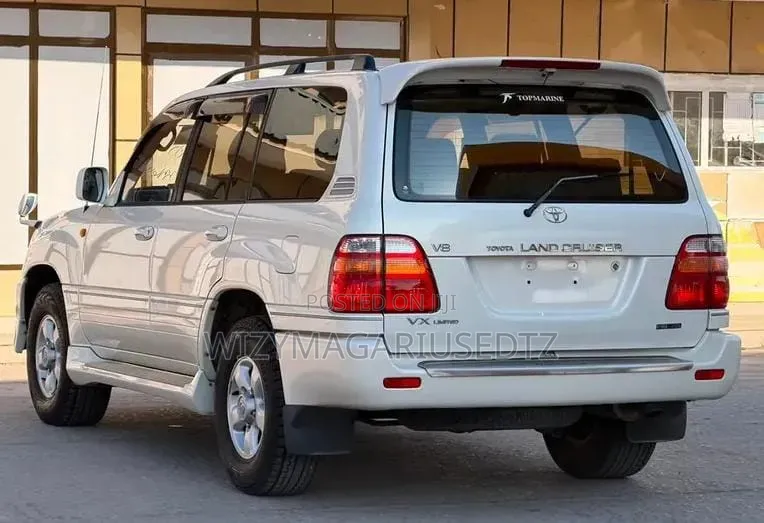 Toyota Land Cruiser 2002 Off white