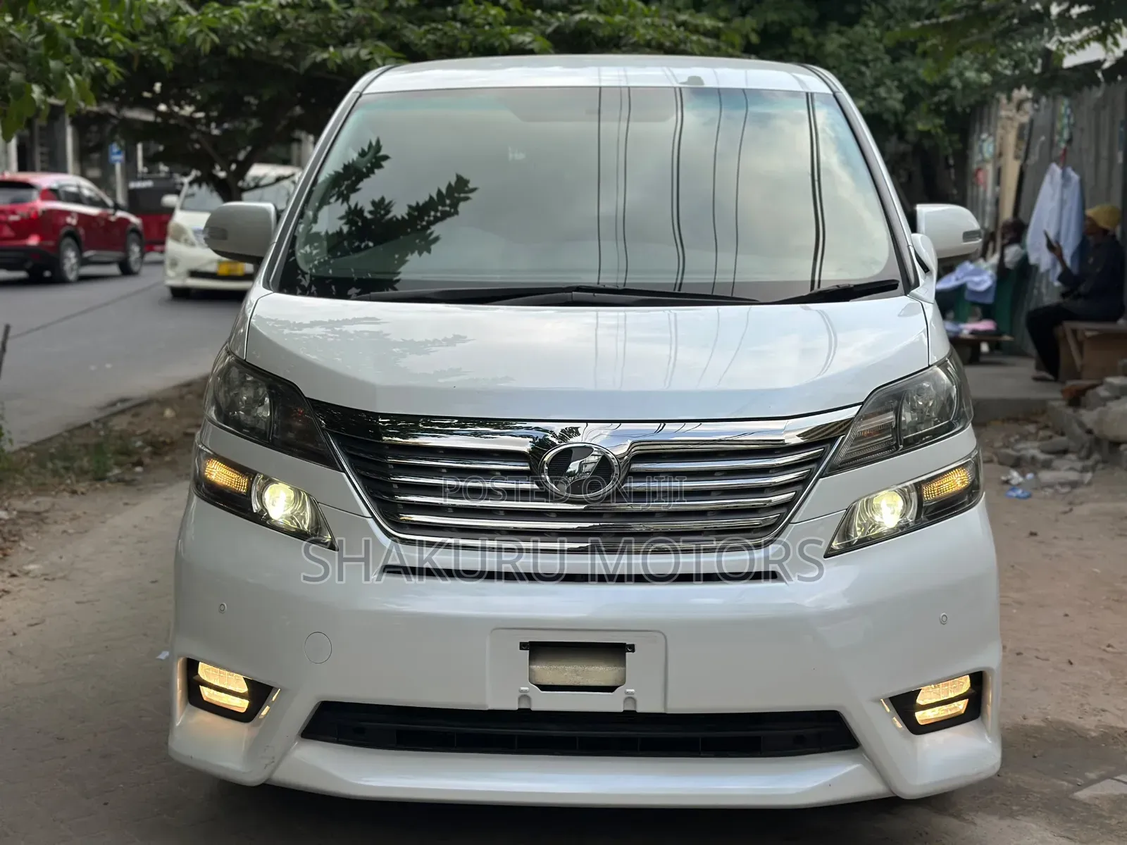 Toyota Vellfire 2009 White