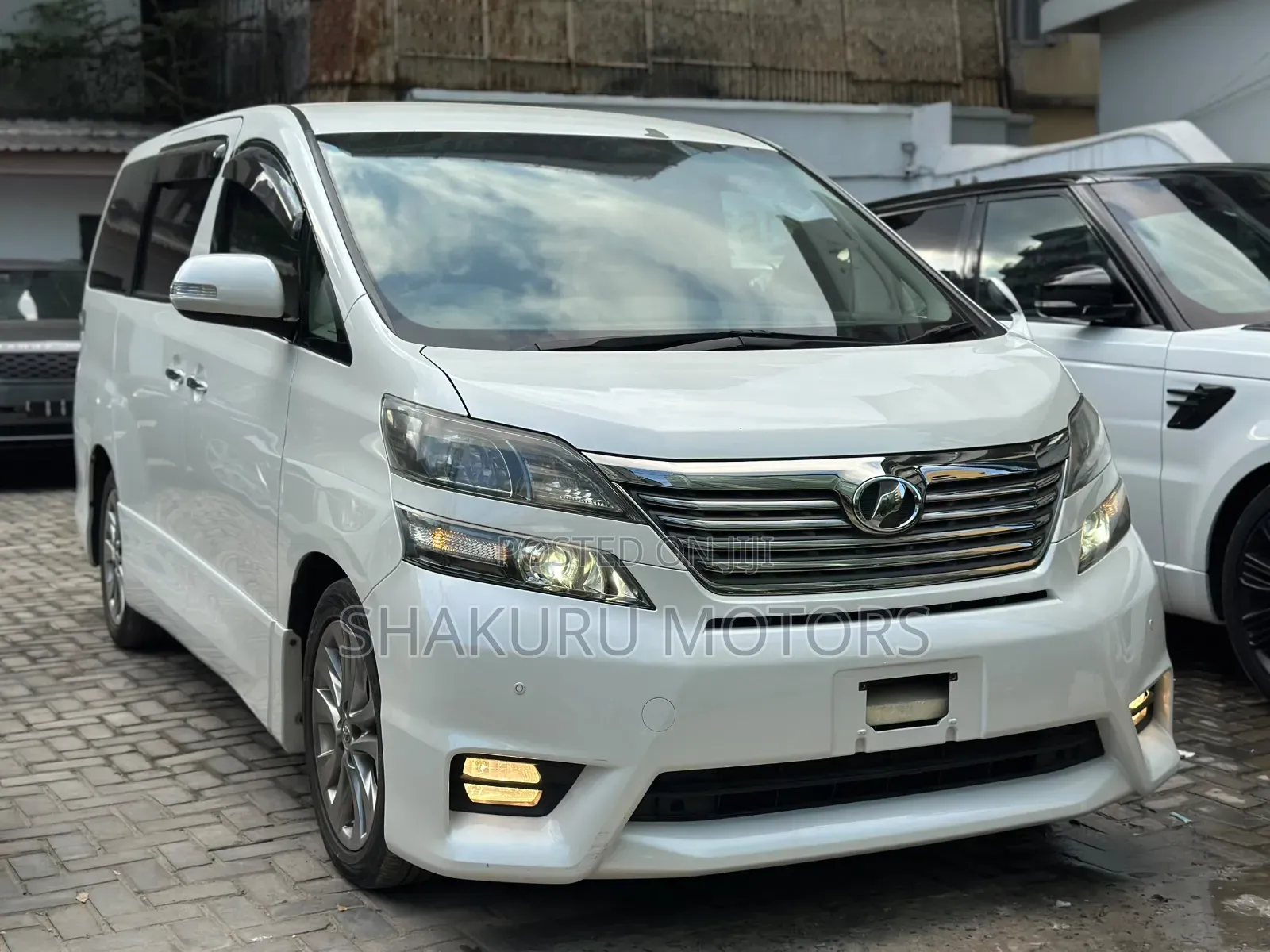 Toyota Vellfire 2009 White