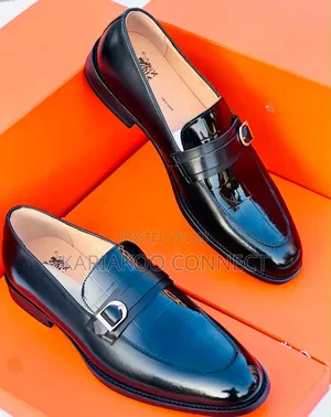 Classic Anax Black Shoes