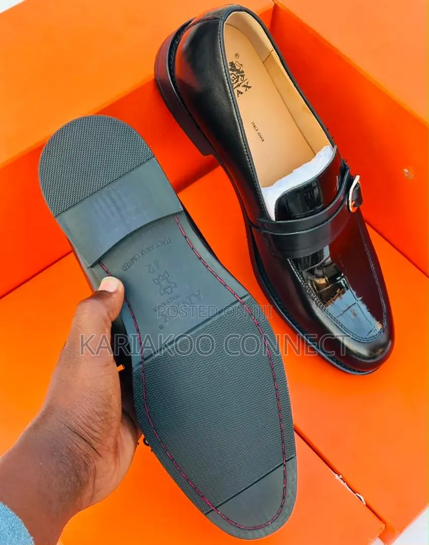 Classic Anax Black Shoes
