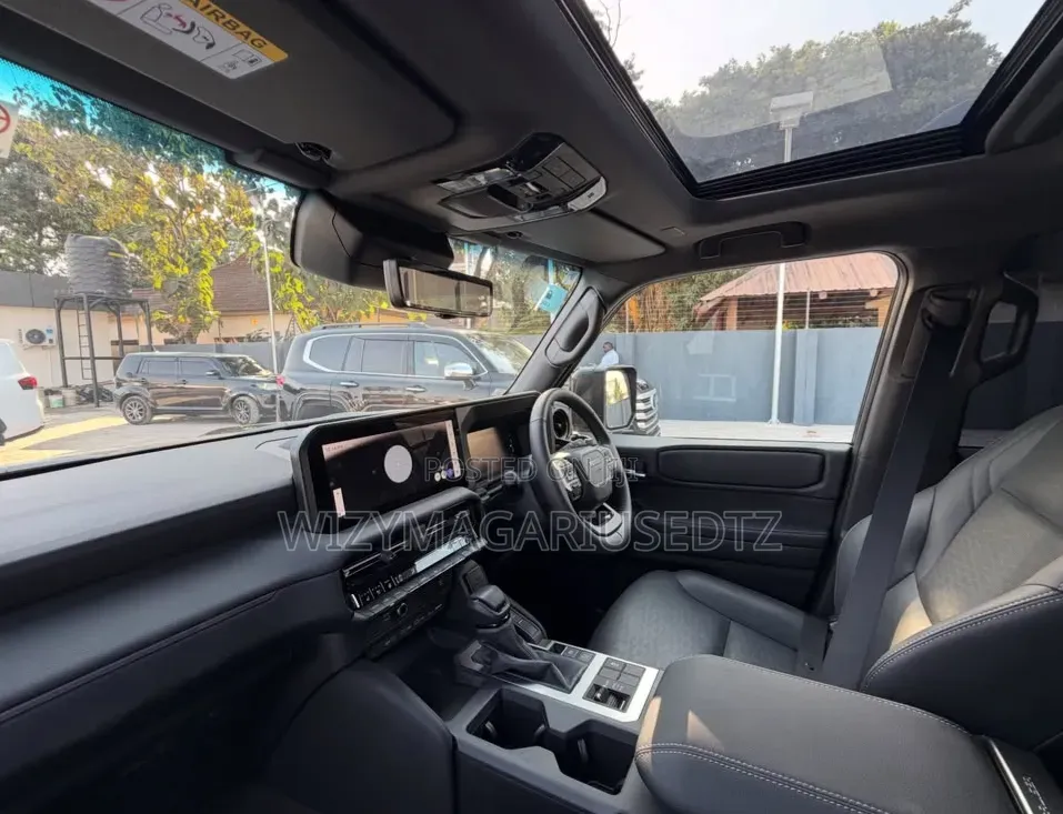 Toyota Land Cruiser Prado 2024 Ivory