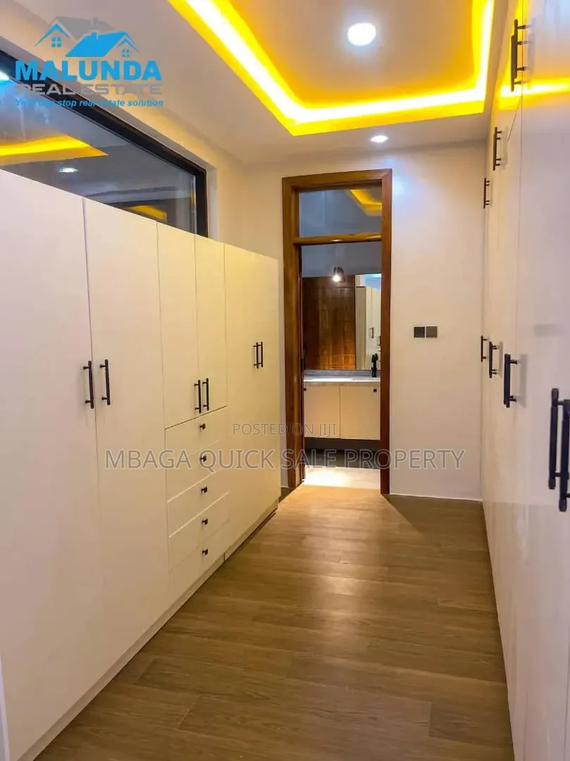 Furnished 5bdrm Villa in Masaki for rent