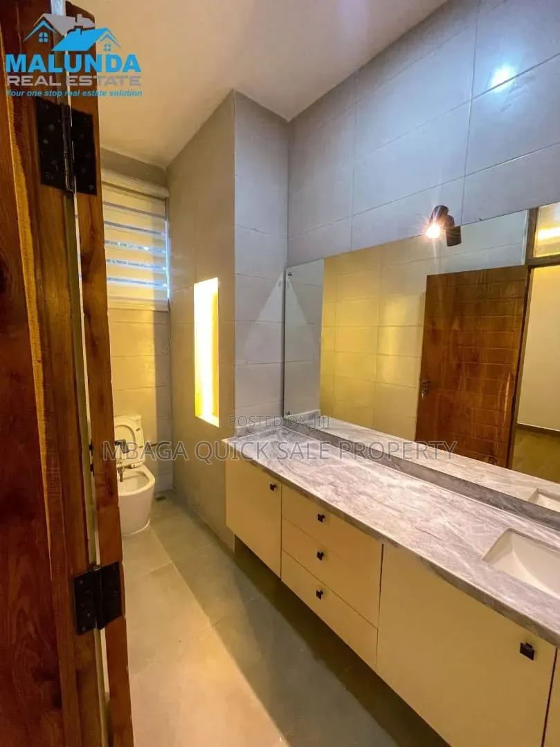 Furnished 5bdrm Villa in Masaki for rent