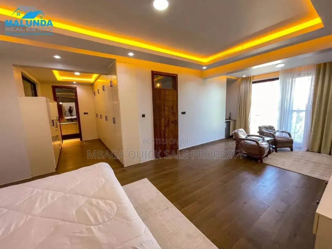 Furnished 5bdrm Villa in Masaki for rent