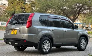 Nissan X-Trail 2010 Gray