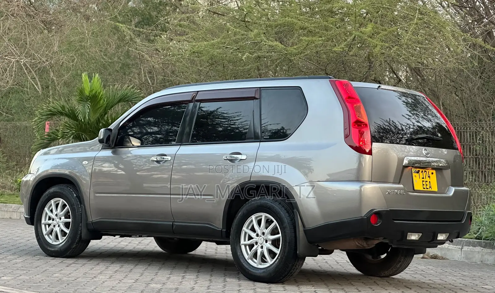 Nissan X-Trail 2010 Gray