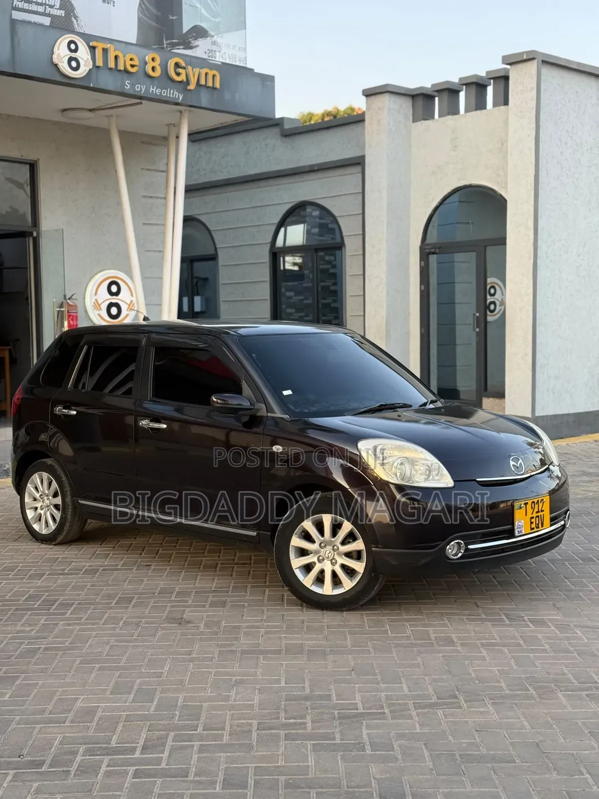 Mazda Verisa 2010