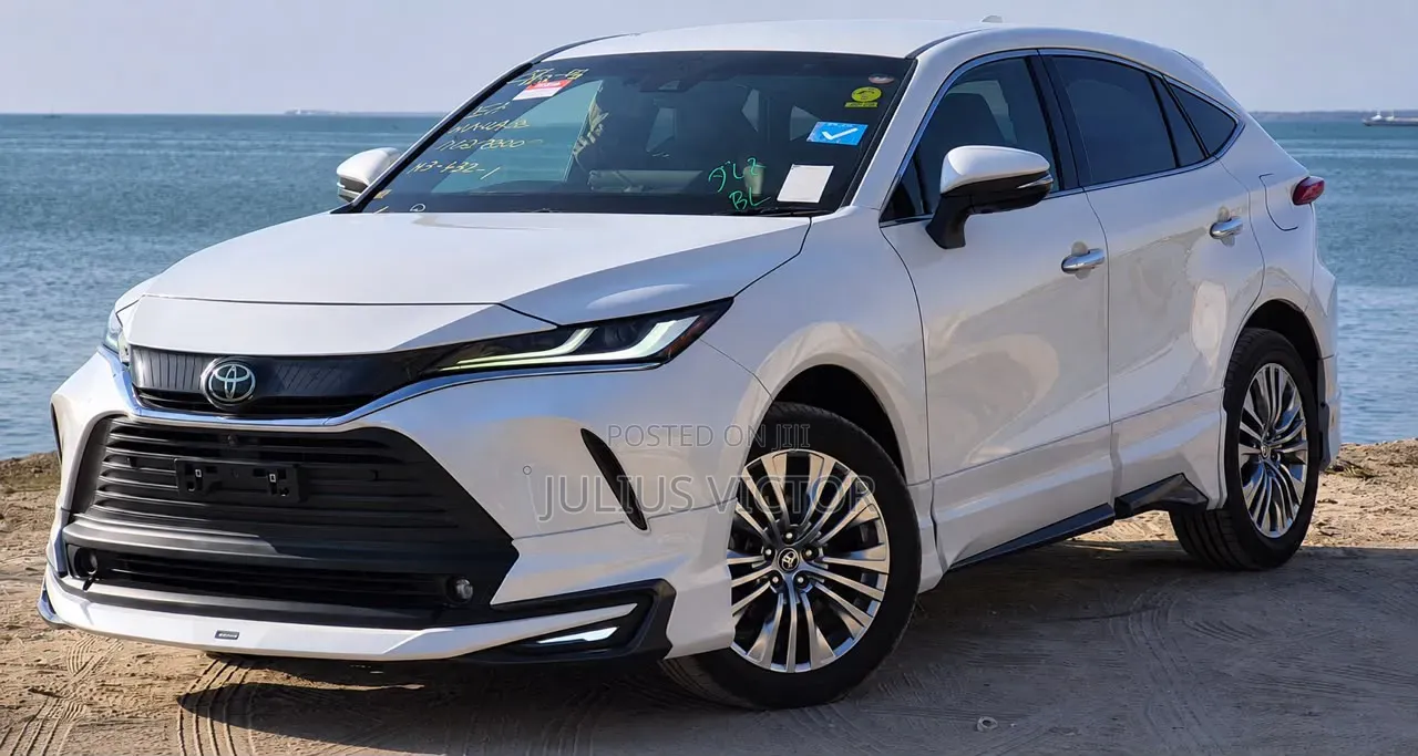 Toyota Harrier 2022 White