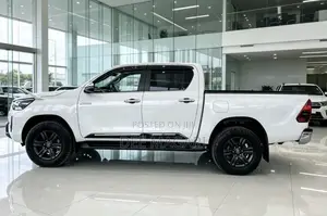 Toyota Hilux 2021 White