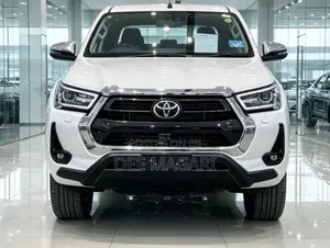 Toyota Hilux 2021 White