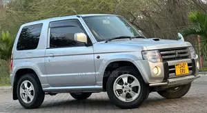 Mitsubishi Pajero 2009 Silver