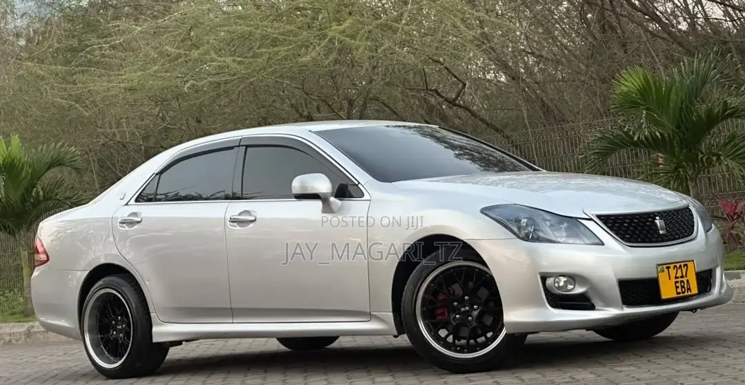 Toyota Crown 2009 Silver