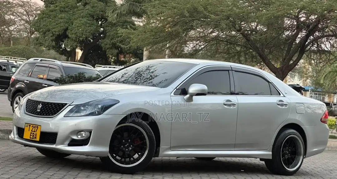 Toyota Crown 2009 Silver