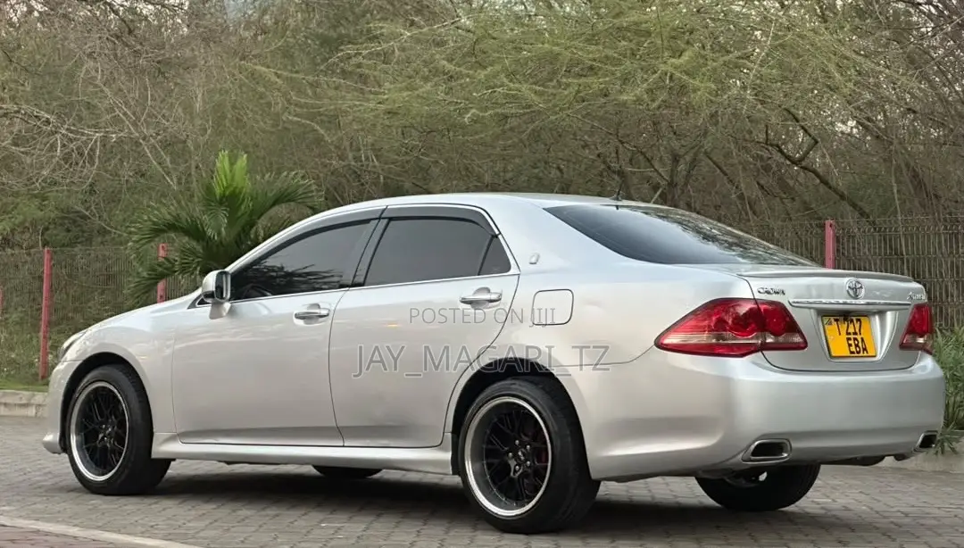 Toyota Crown 2009 Silver