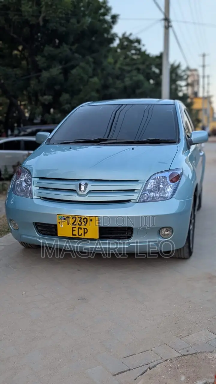 Toyota IST 2006 Blue