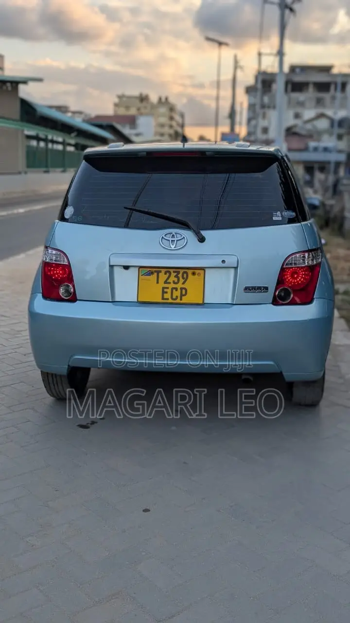 Toyota IST 2006 Blue