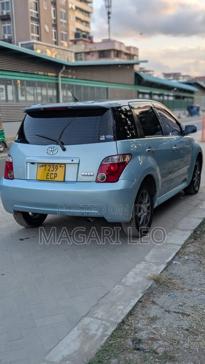 Toyota IST 2006 Blue