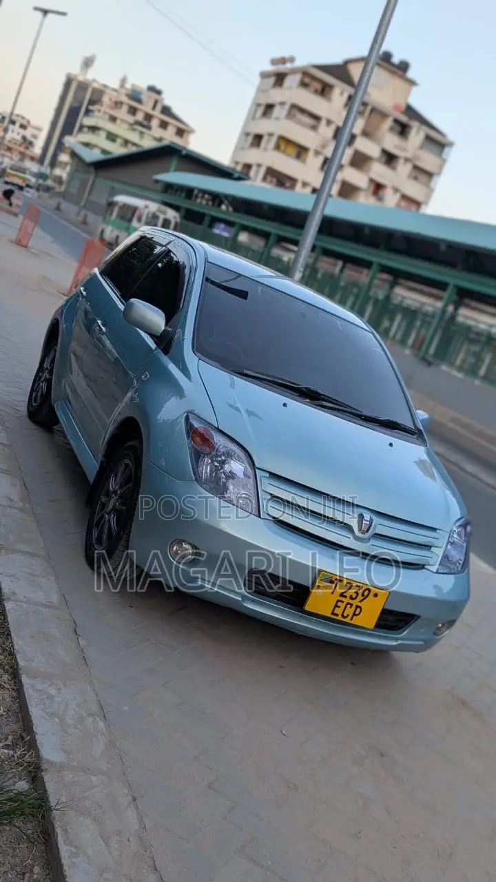 Toyota IST 2006 Blue