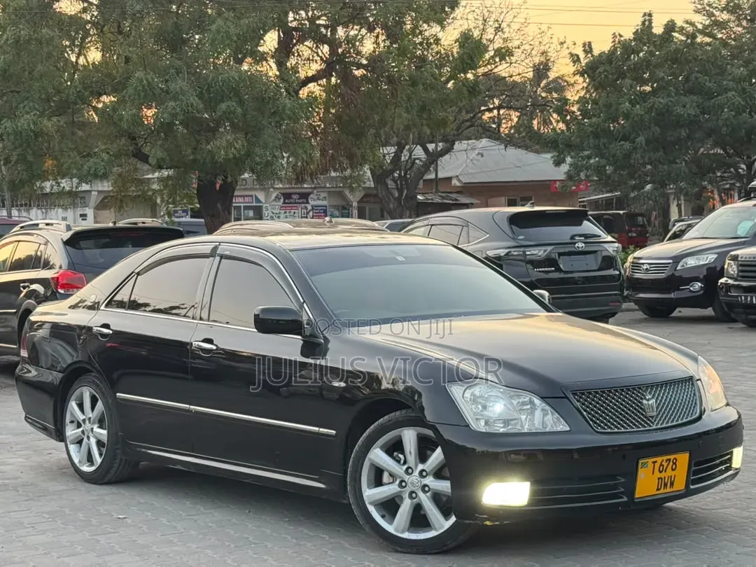 Toyota Crown 2006 Black