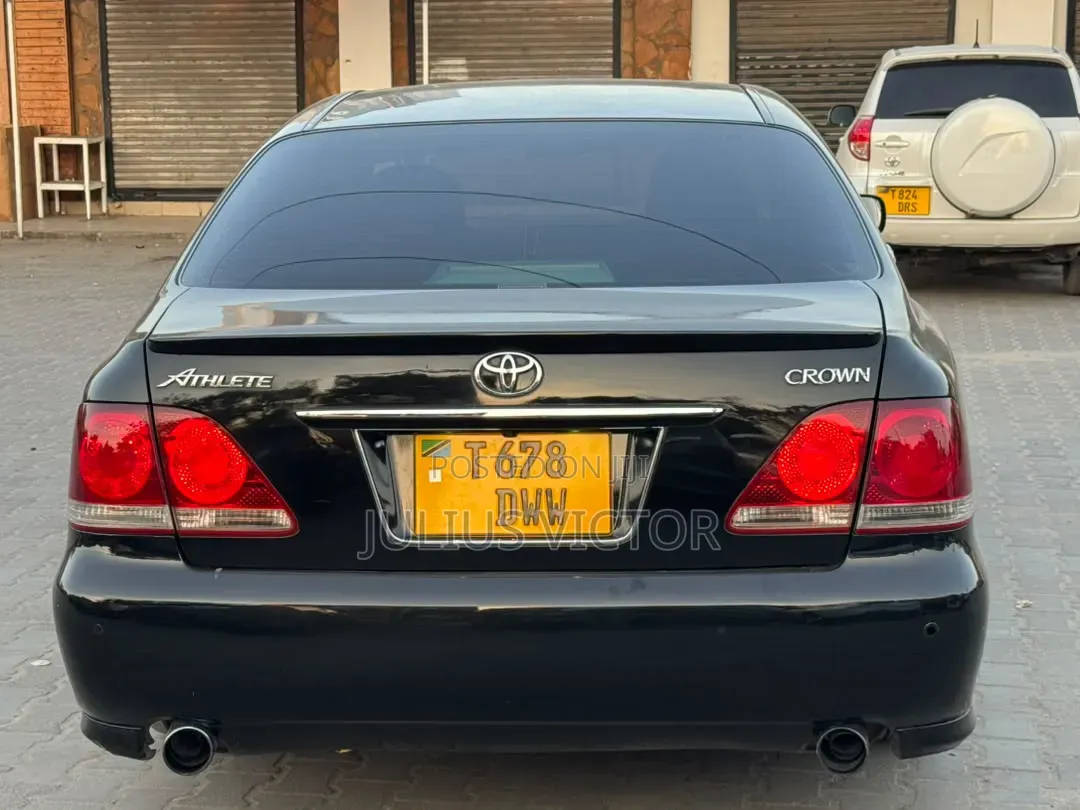Toyota Crown 2006 Black