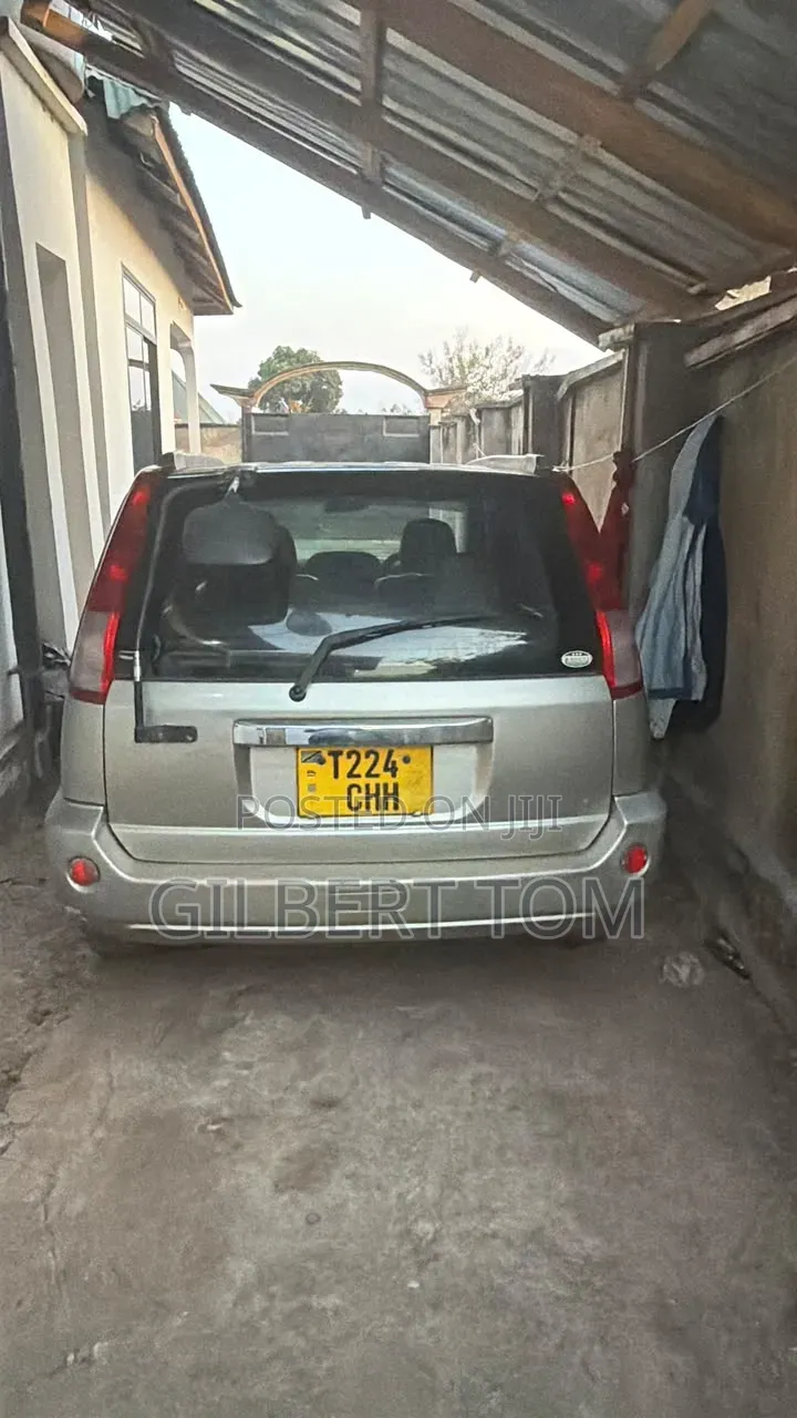 Nissan X-Trail 2010 Beige