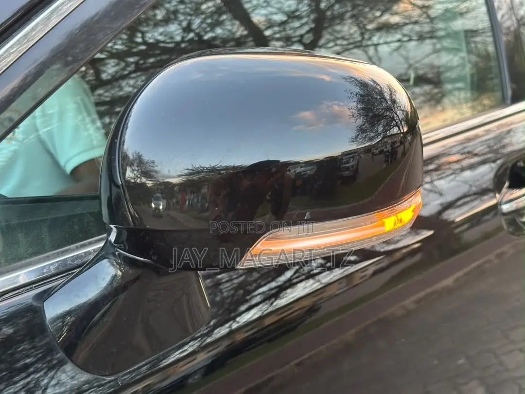 Toyota Crown 2011 Black