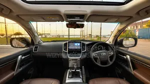 Toyota Land Cruiser 2017 Gold