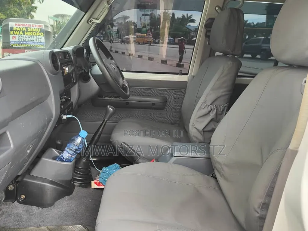 Toyota Land Cruiser 2014 White