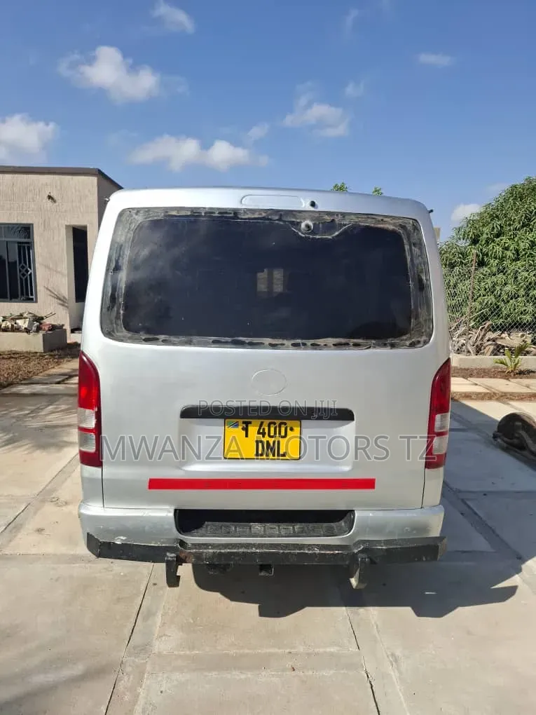 Toyota Quantum 2006 Silver