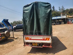 Isuzu Elf Kali Sana