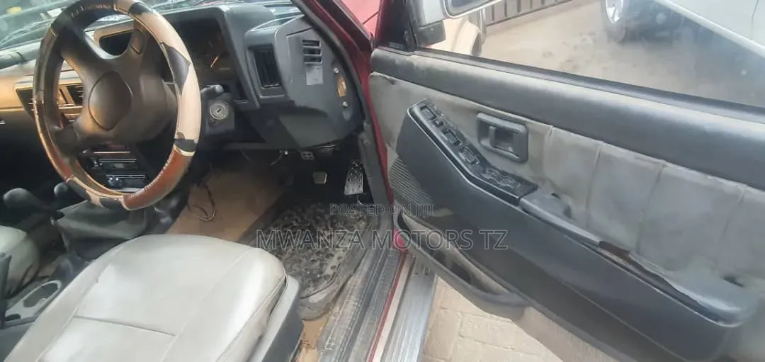 Nissan Patrol 1997 Red