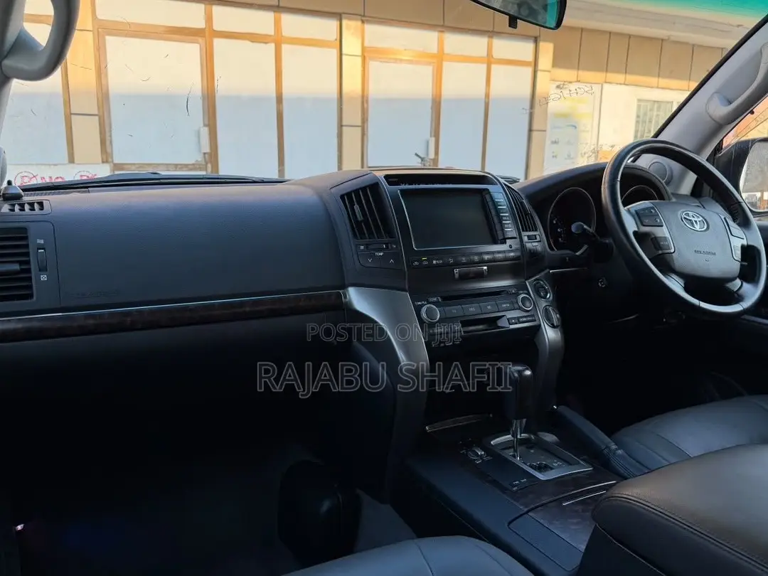 Toyota Land Cruiser 4.6 V8 ZX 2009 Gold