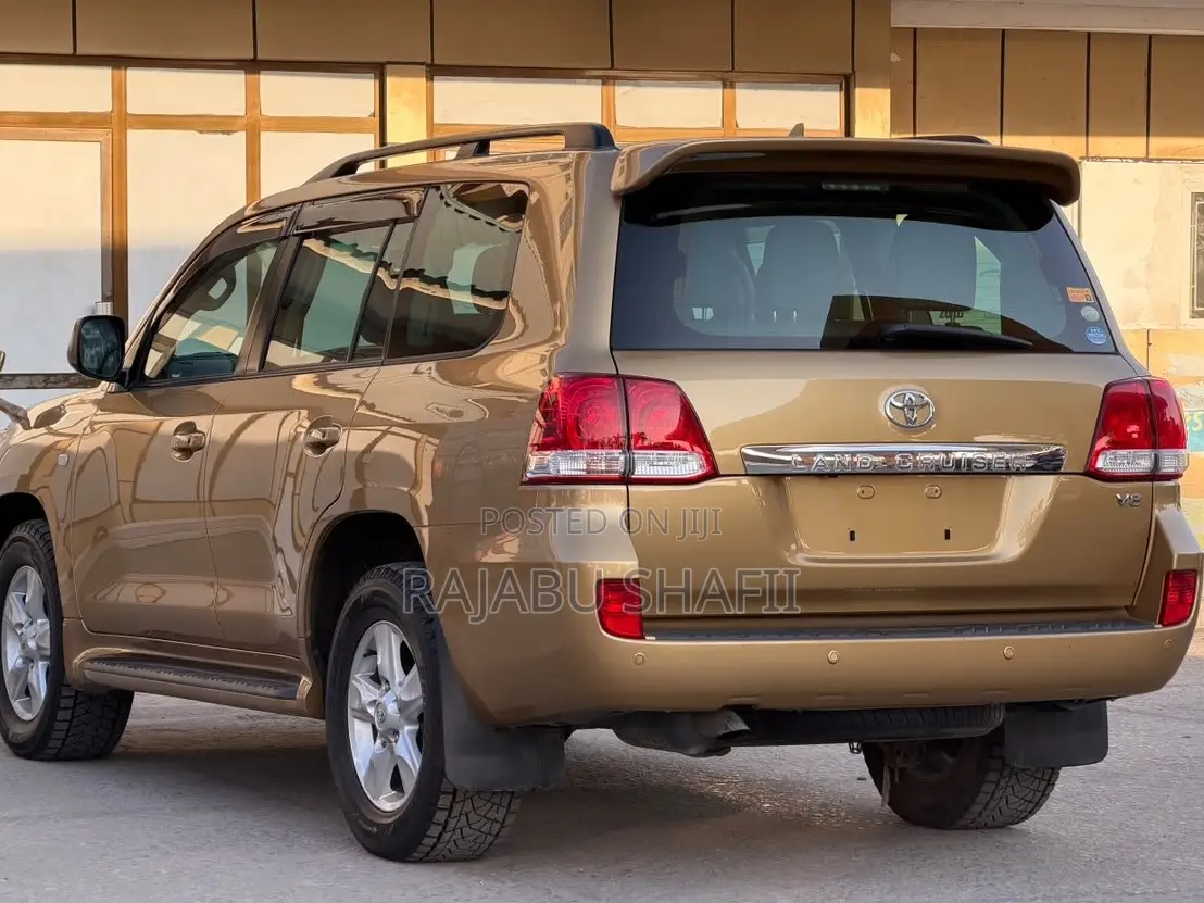 Toyota Land Cruiser 4.6 V8 ZX 2009 Gold