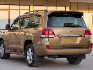 Toyota Land Cruiser 4.6 V8 ZX 2009 Gold