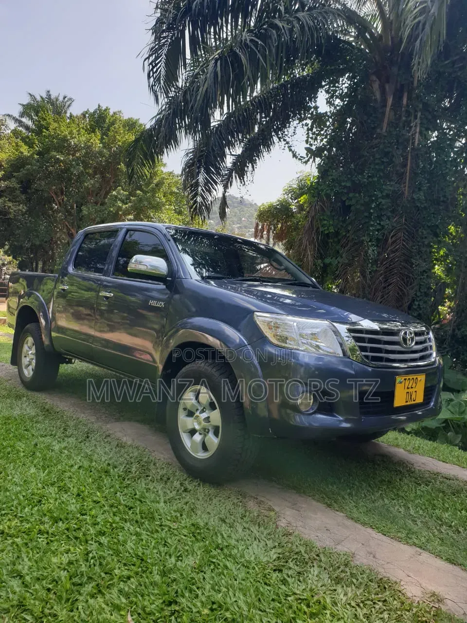 Toyota Hilux 2014 Gray