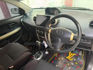 Toyota IST 2003 Silver