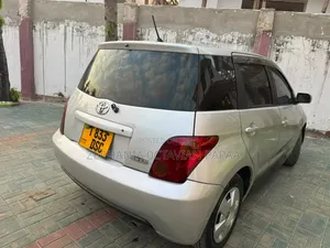 Toyota IST 2003 Silver