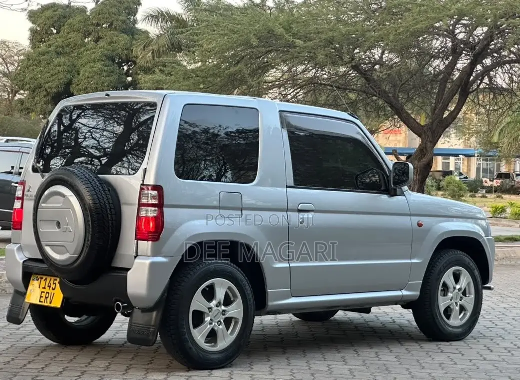 Mitsubishi Pajero 2009 Silver