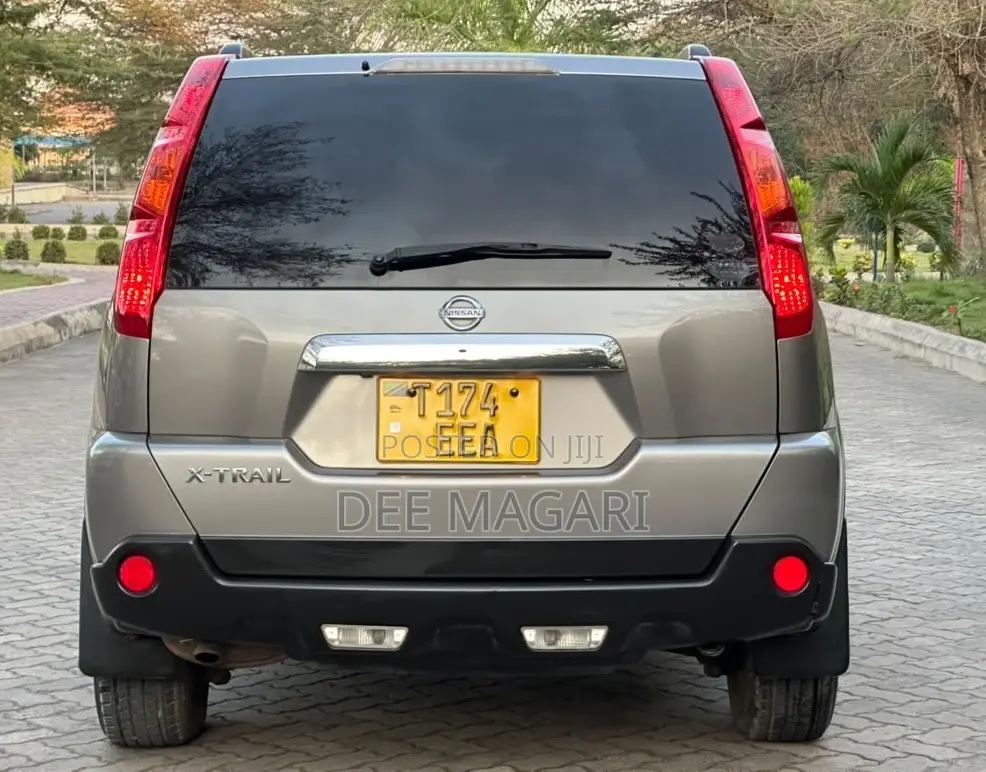 Nissan X-Trail 2010 Gray
